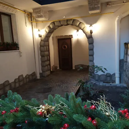 Rynok 25 Modern Center Lviv