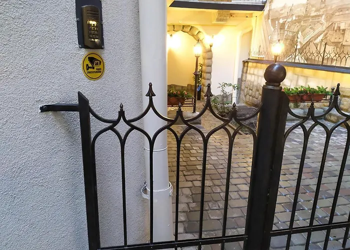 Rynok 25 Modern Center Daire Lviv